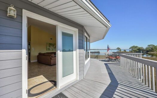 Wakulla Springs Lake House