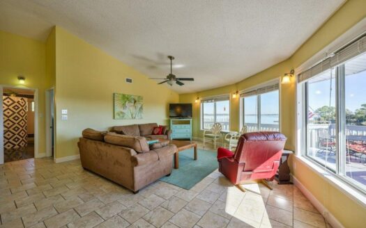 Wakulla Springs Lake House